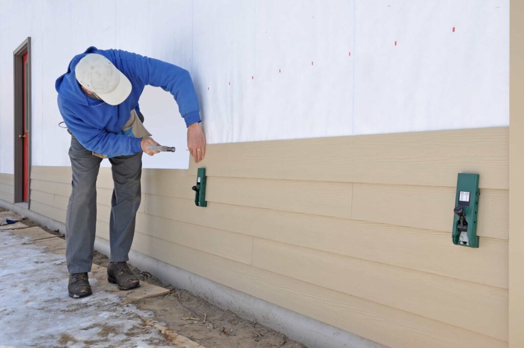 Emergency Siding Repair Services 24/7